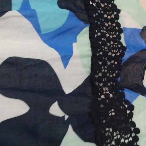 Crown & Ivy | Petite L abstract floral print tunic top - Picture 7 of 11